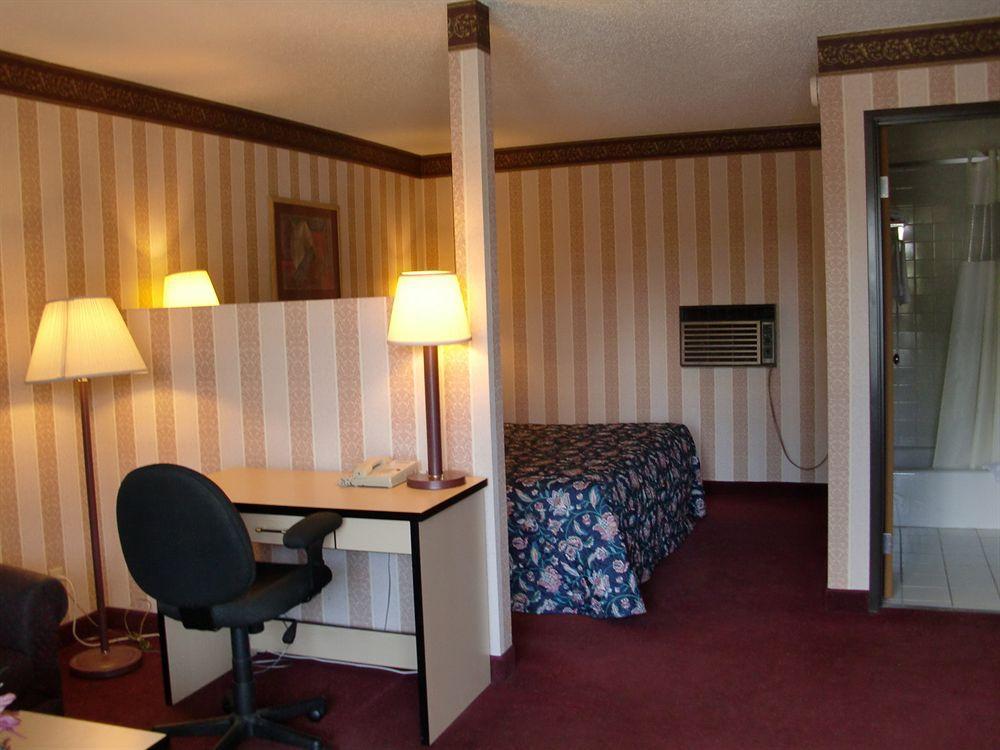 Travelstar Inn & Suites Colorado Springs Eksteriør billede