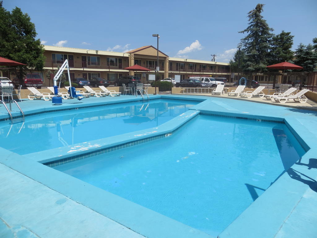 Travelstar Inn & Suites Colorado Springs Eksteriør billede