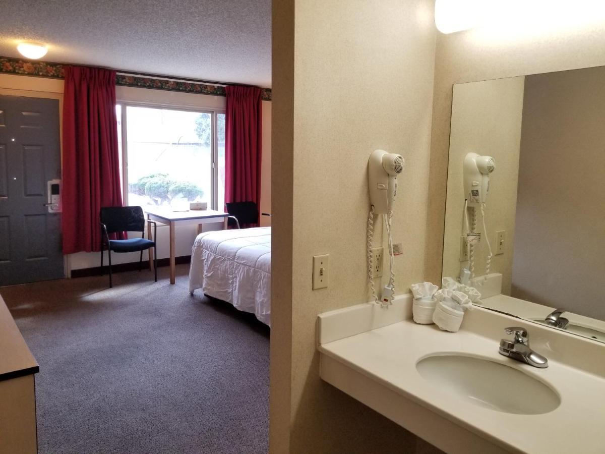 Travelstar Inn & Suites Colorado Springs Eksteriør billede