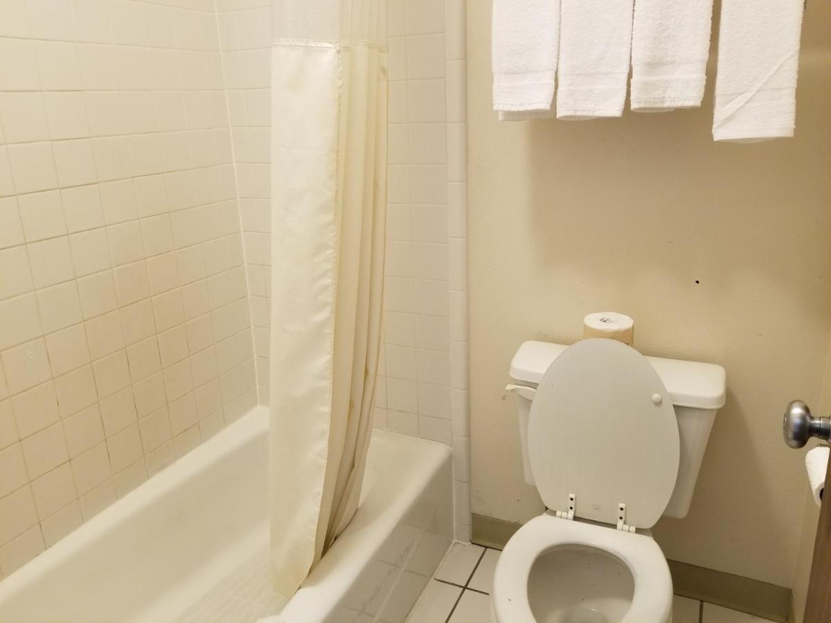 Travelstar Inn & Suites Colorado Springs Eksteriør billede