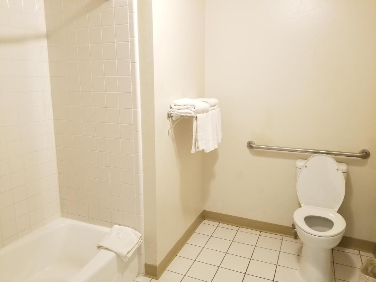 Travelstar Inn & Suites Colorado Springs Eksteriør billede