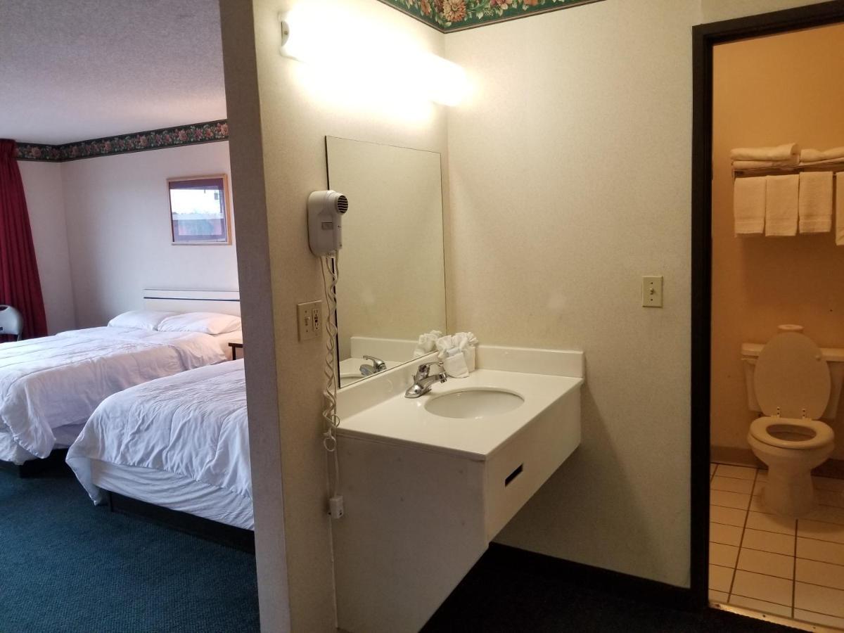 Travelstar Inn & Suites Colorado Springs Eksteriør billede